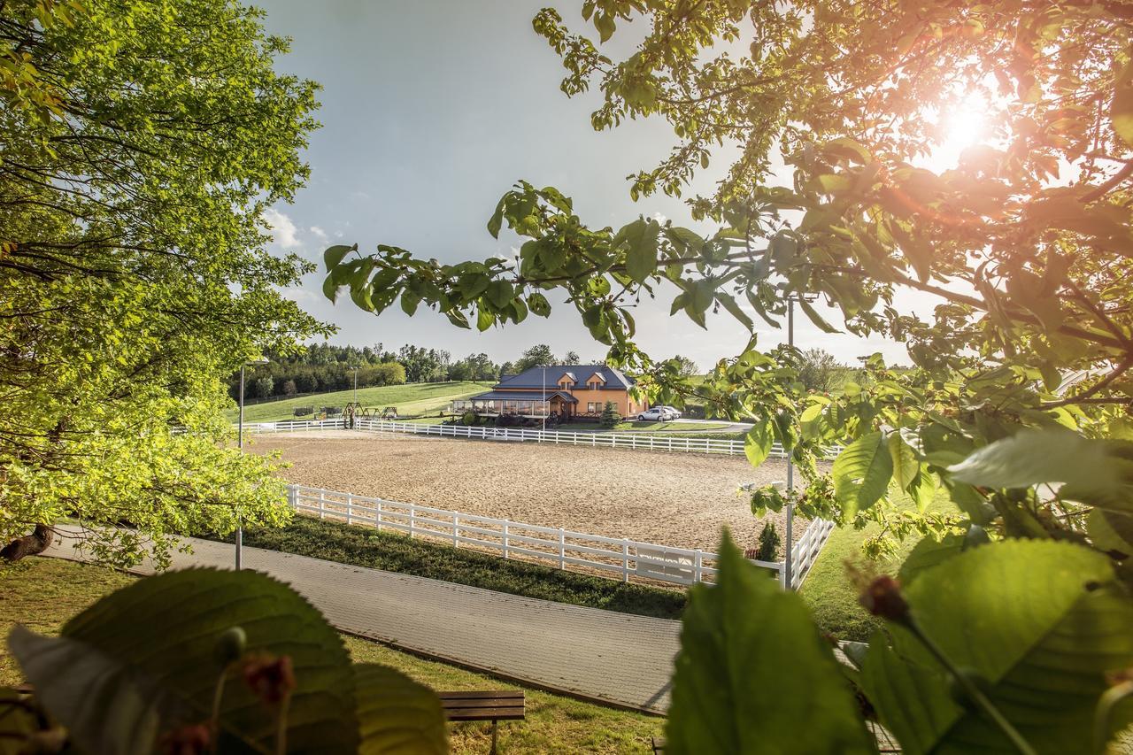 Hotel Horse Riding - Jezdecky Areal Tršice Eksteriør billede