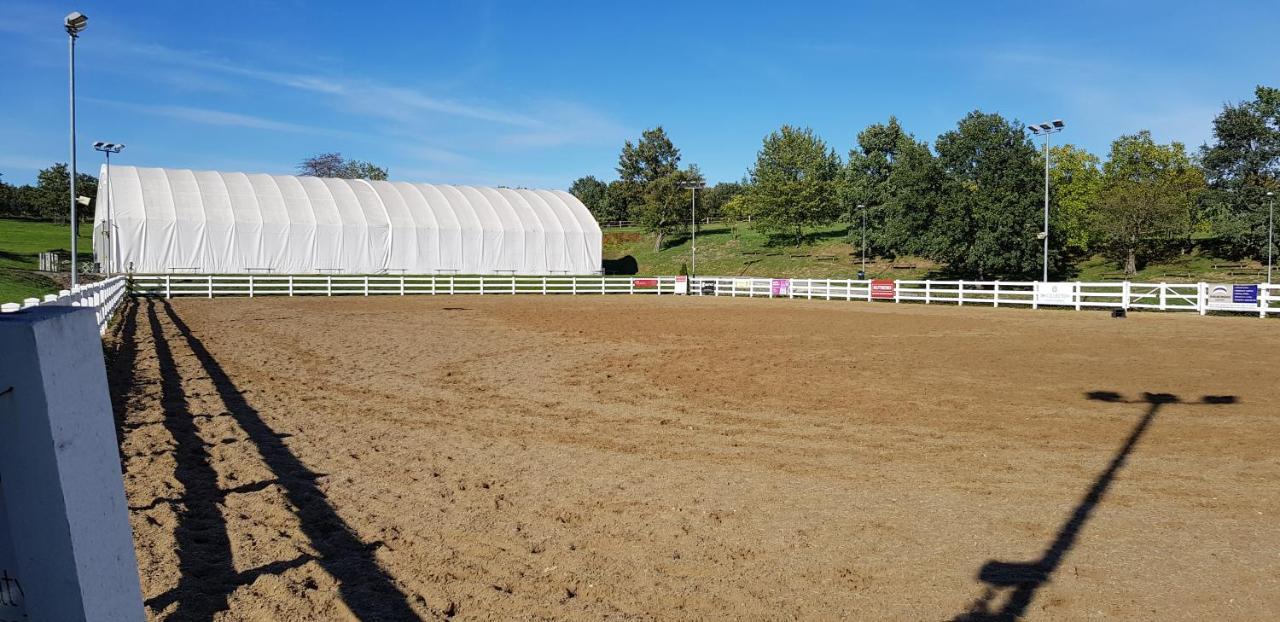 Hotel Horse Riding - Jezdecky Areal Tršice Eksteriør billede